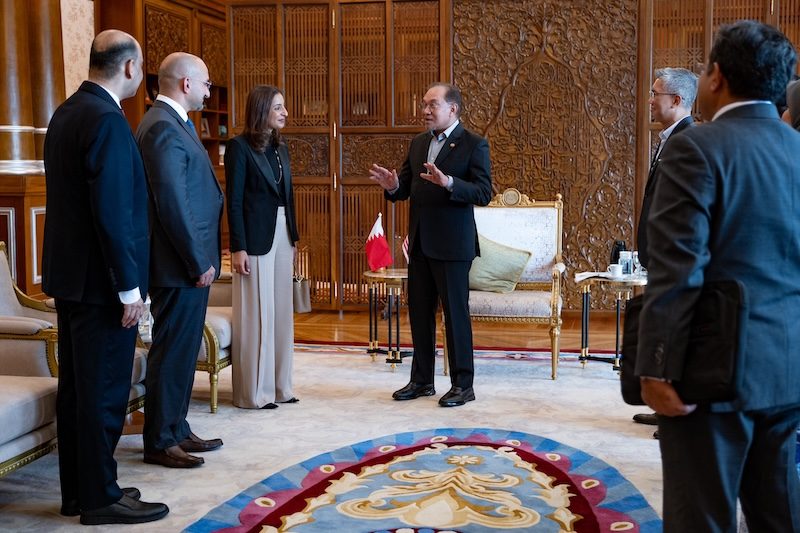 Malaysian prime minister Anwar Ibrahim meets a Bahraini delegation. The country signed a Cepa with the UAE in January