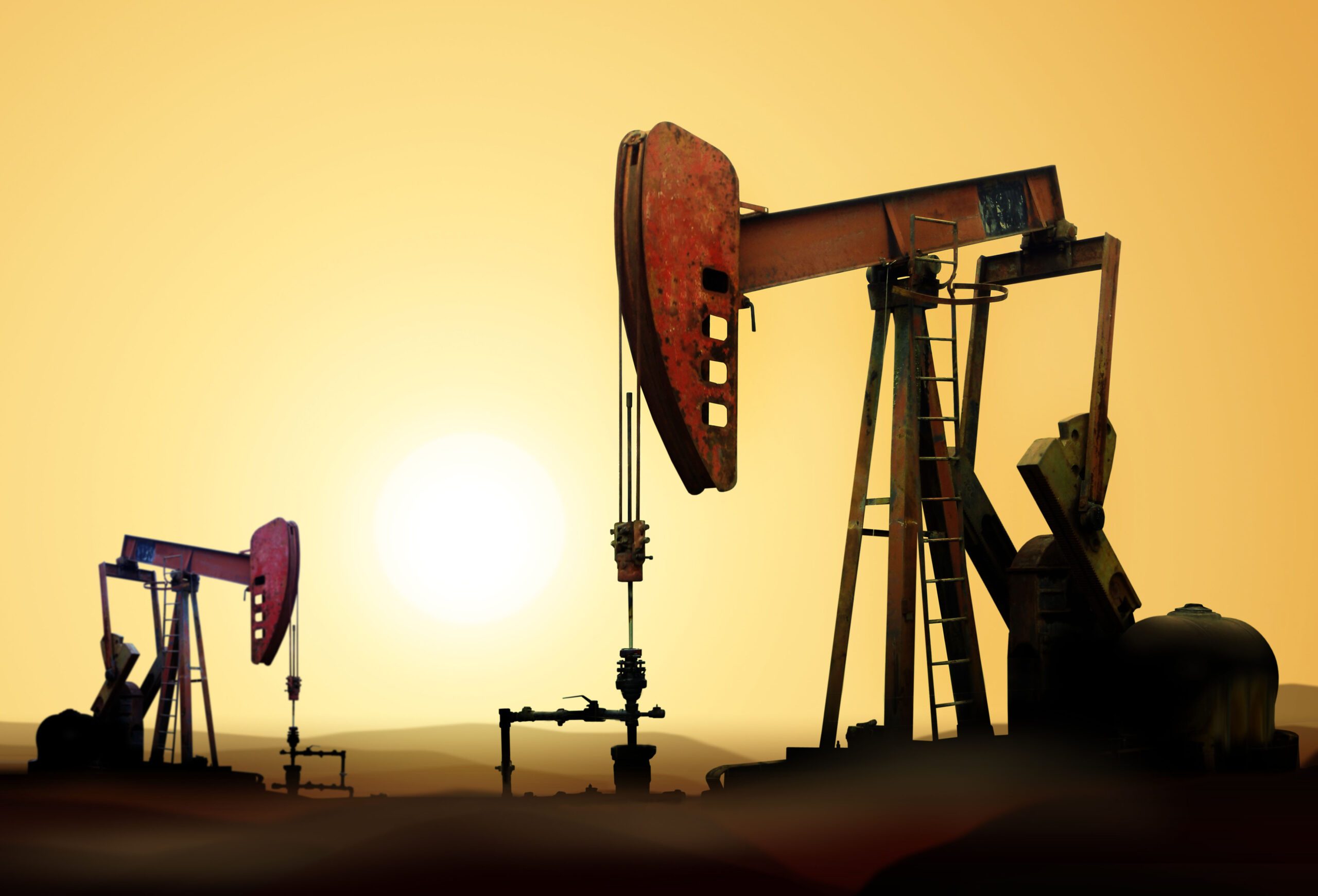 A member of the OPEC+ group, Iraq faces challenges with underproduction and quota violations. New strategies, including investing in Asian refineries, aim to maximize oil revenues