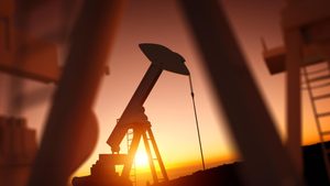 Depressed oil prices, falling to a four-year low, contributed to a slowdown in Saudi Arabia's economic growth in the first quarter