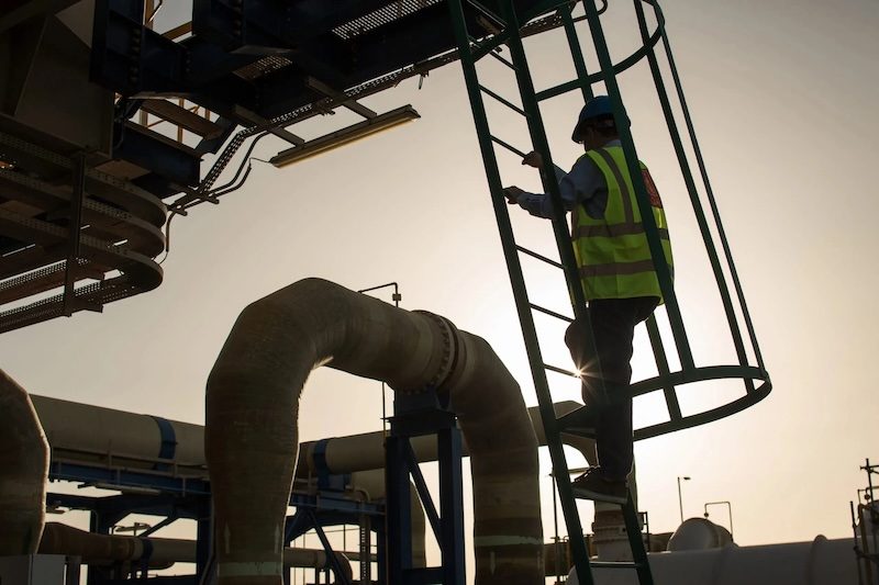 Revenues of the oil and gas segment were down 26 percent annually to AED1.5 billion