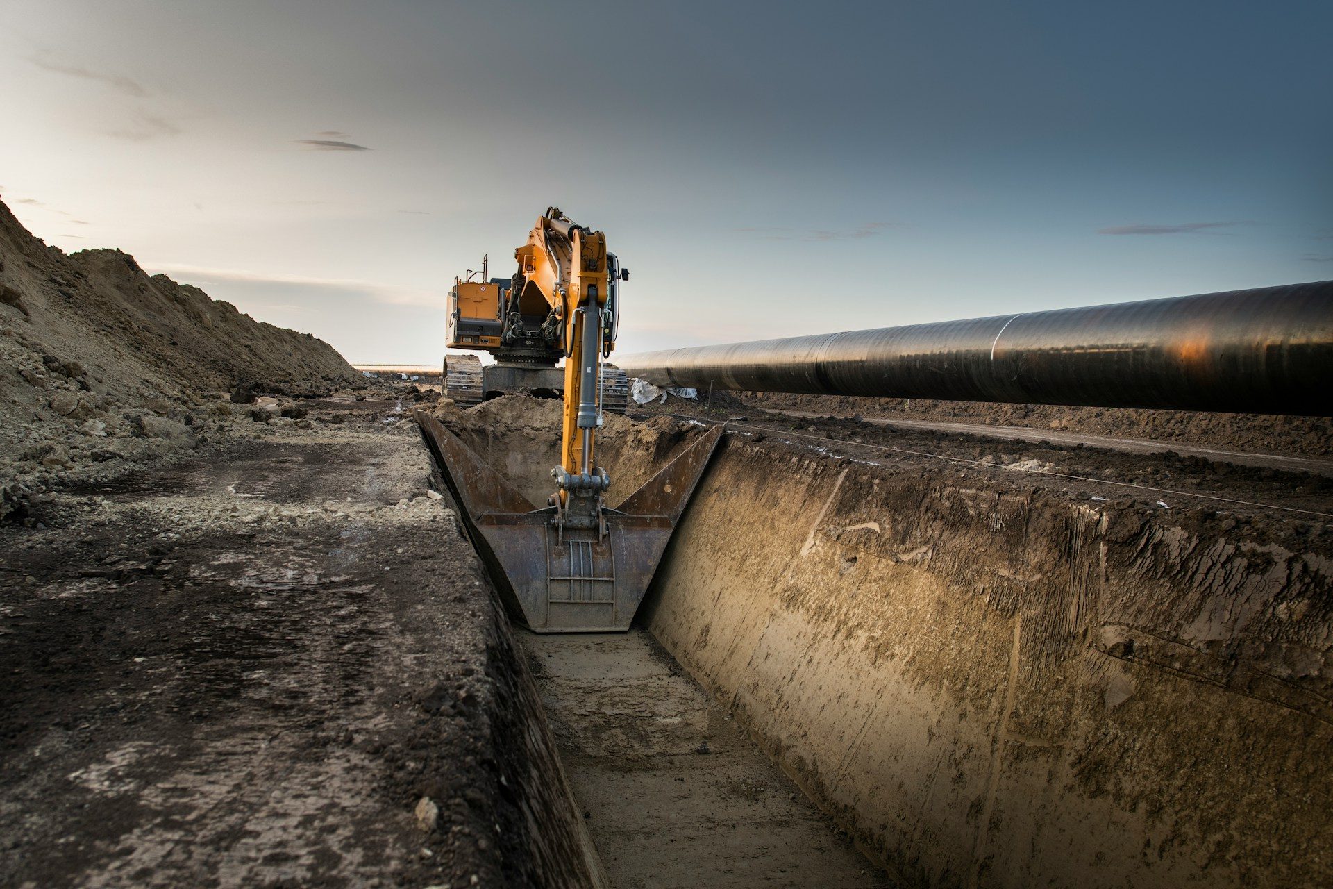 A gas pipeline under construction. OQGN operates Oman's 4,000 km gas pipeline network