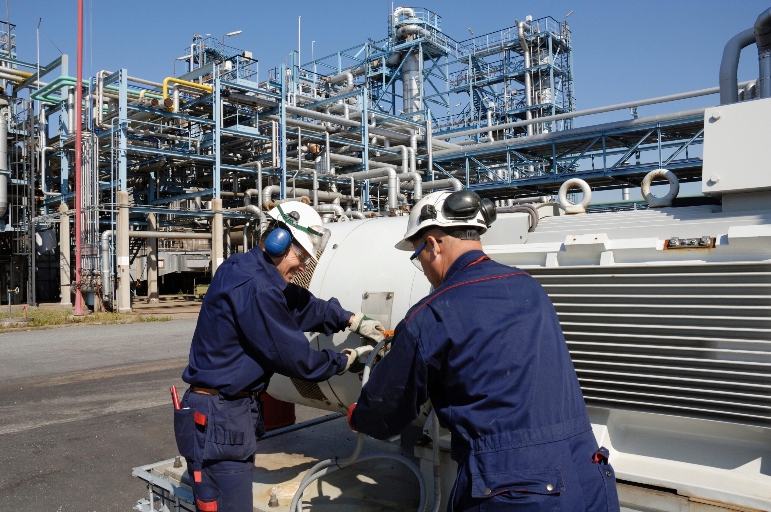 Kuwait's Independent Petroleum Group has renewed $1 billion of credit facilities with four banks there