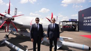 Selçuk Bayraktar, chairman of Baykar and Roberto Cingolani, CEO of Leonardo, at the Paris Airshow