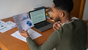 'There has never been a better time to invest in fixed income' such as Gulf GRE debt says one analyst
